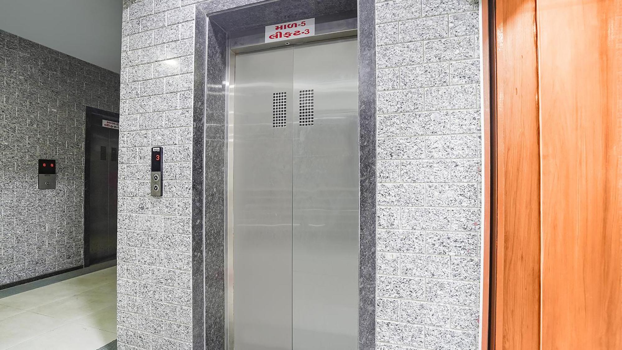 Fabhotel Vishala In Ahmadabad Zewnętrze zdjęcie