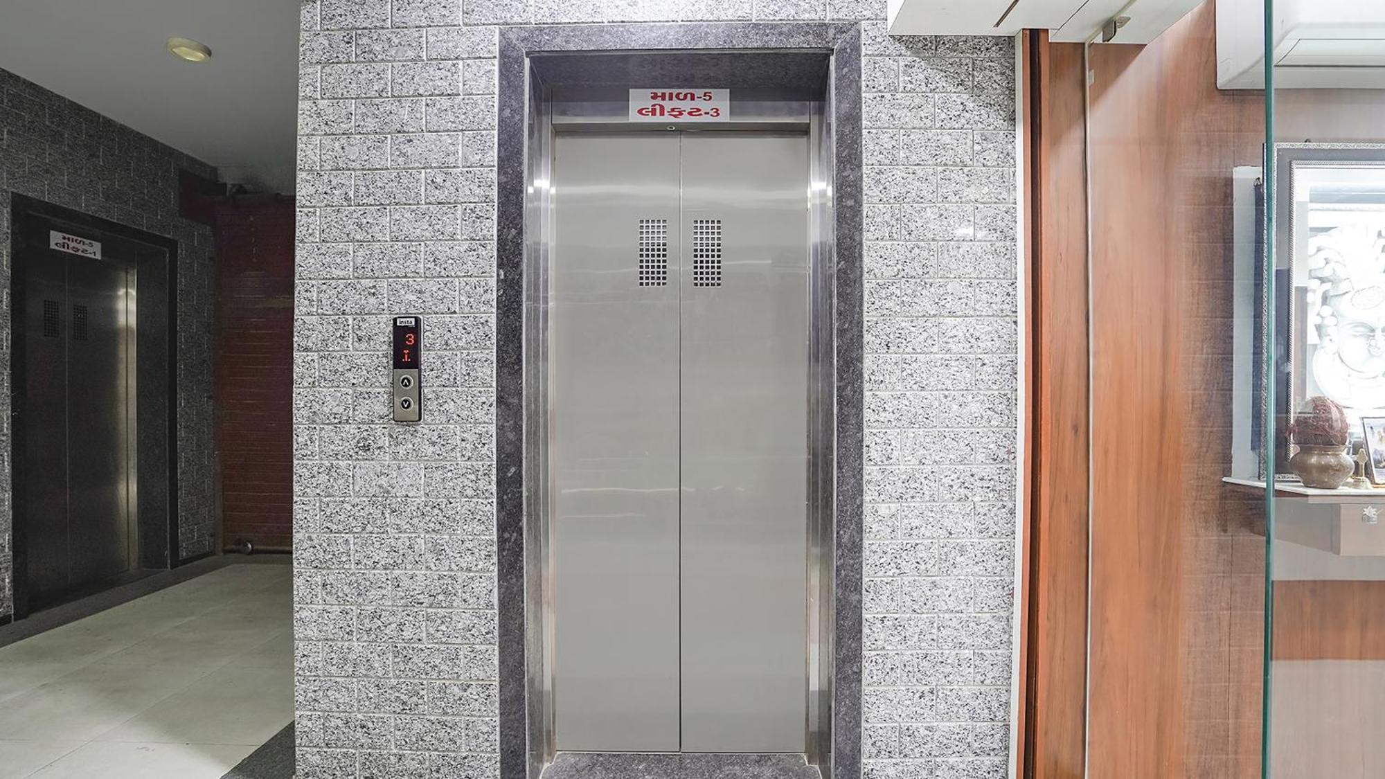 Fabhotel Vishala In Ahmadabad Zewnętrze zdjęcie